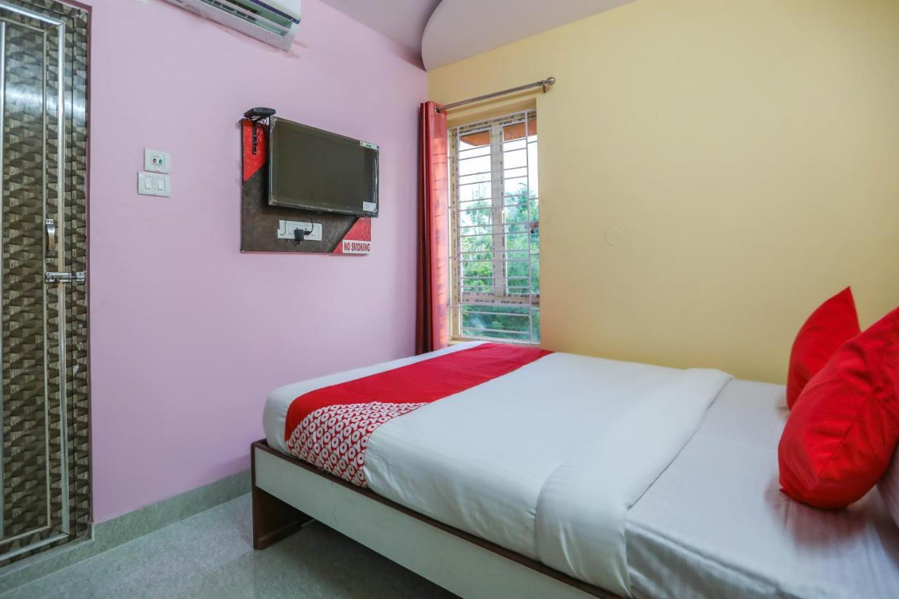Oyo 62042 Niloy Guest House Jādabpur Εξωτερικό φωτογραφία