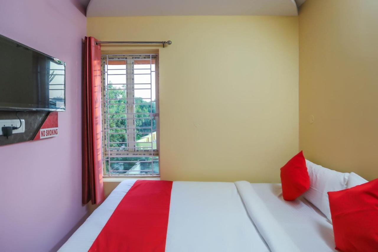 Oyo 62042 Niloy Guest House Jādabpur Εξωτερικό φωτογραφία